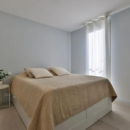 Frida By Tropez Apartmán *